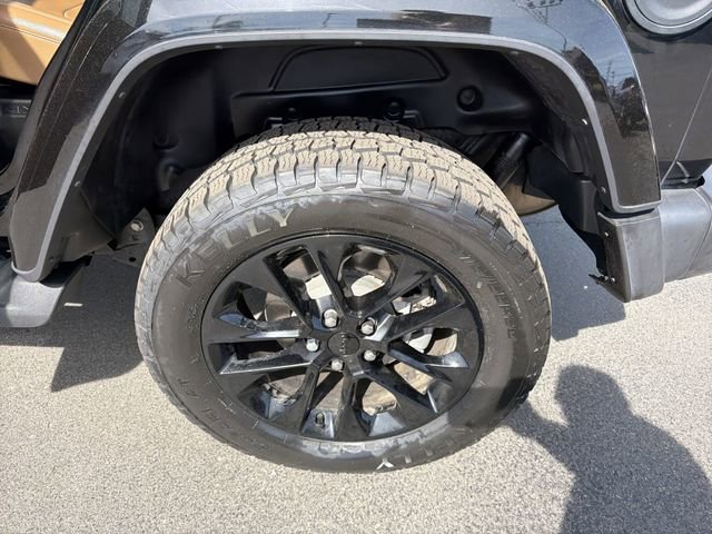 Used 2021 Jeep Wrangler Unlimited Sahara w/ Cold Weather Group AWD/4WD image 11