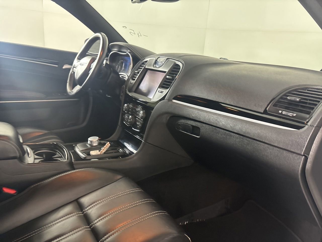 Used 2021 Chrysler 300 S image 27