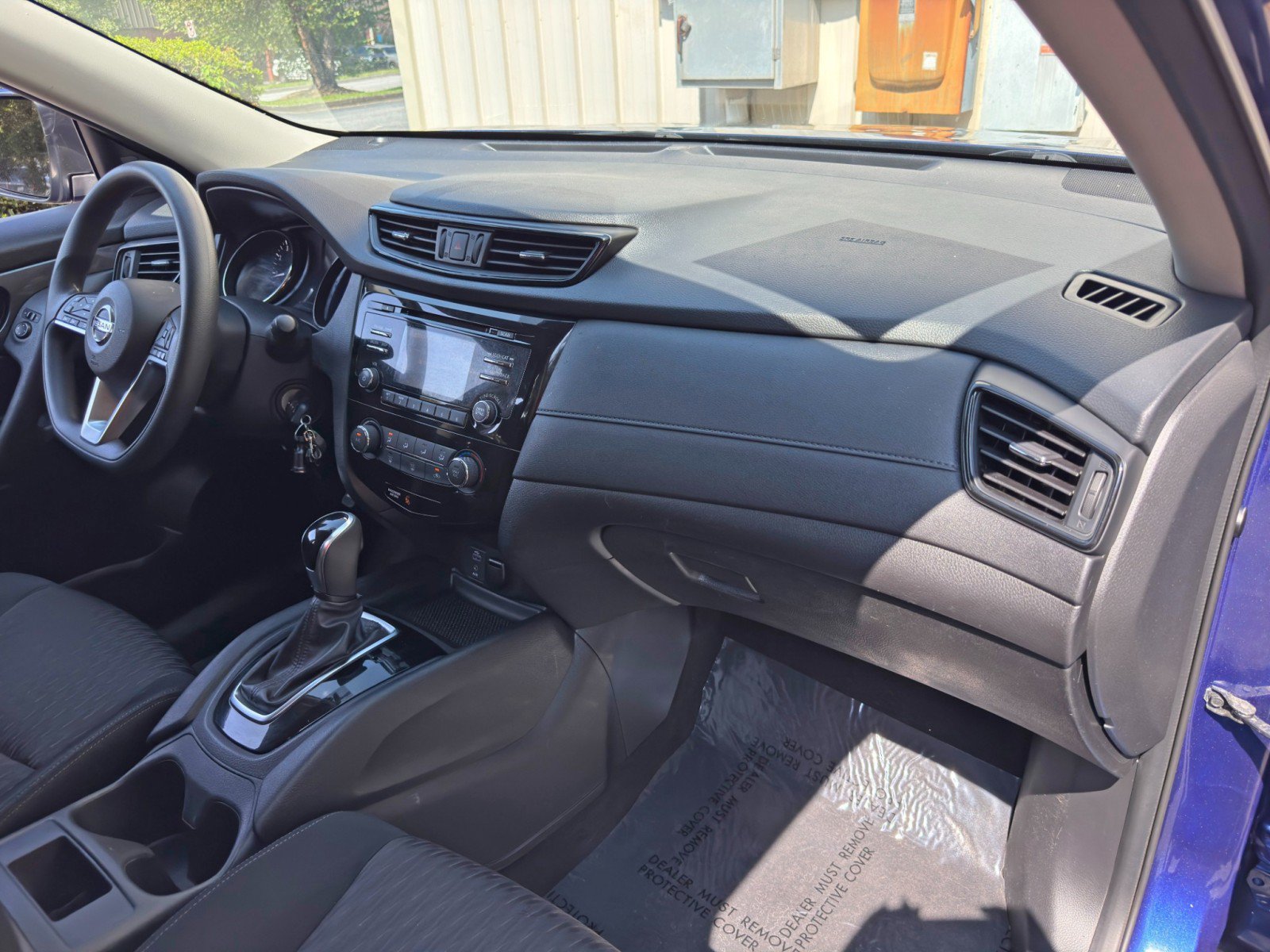 Used 2017 Nissan Rogue S AWD/4WD image 13
