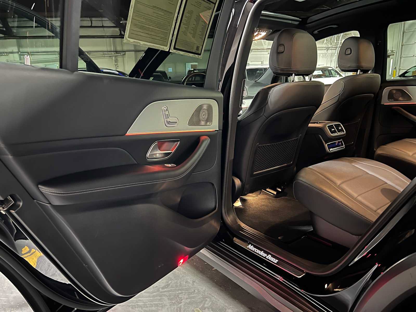 Used 2025 Mercedes-Benz GLS 450 4MATIC image 18