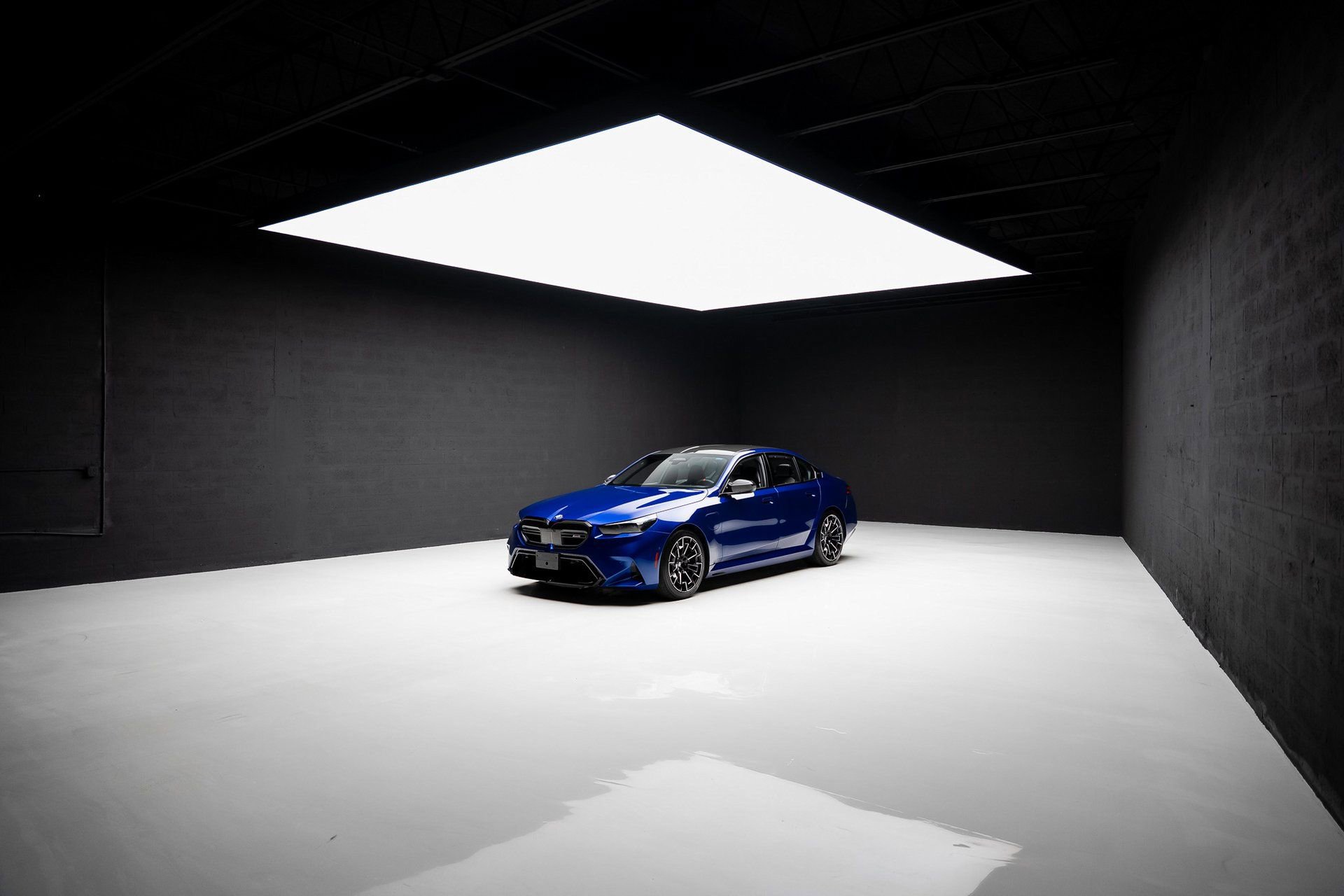 Used 2025 BMW M5 w/ Carbon Package image 90