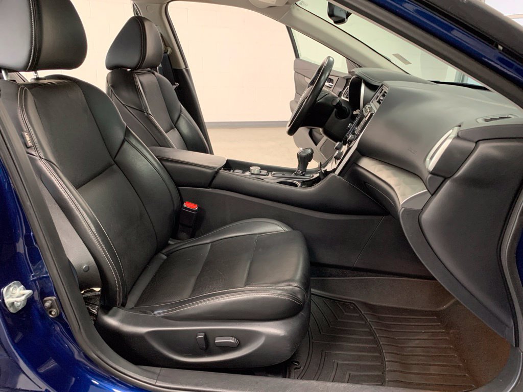 Used 2019 Nissan Maxima 3.5 SV w/ Floor Mat Group FWD image 9