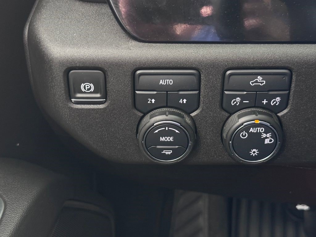 Used 2025 Chevrolet Silverado 1500 LT w/ Work Truck Package AWD/4WD image 26