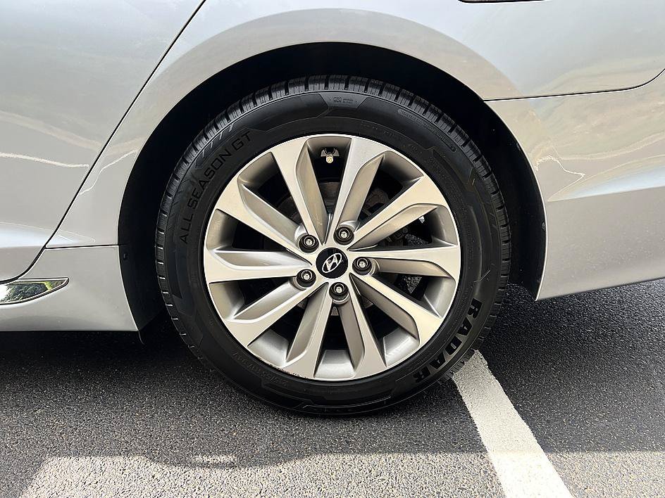 Used 2017 Hyundai Sonata Sport w/ Value Edition Package 02 FWD image 8