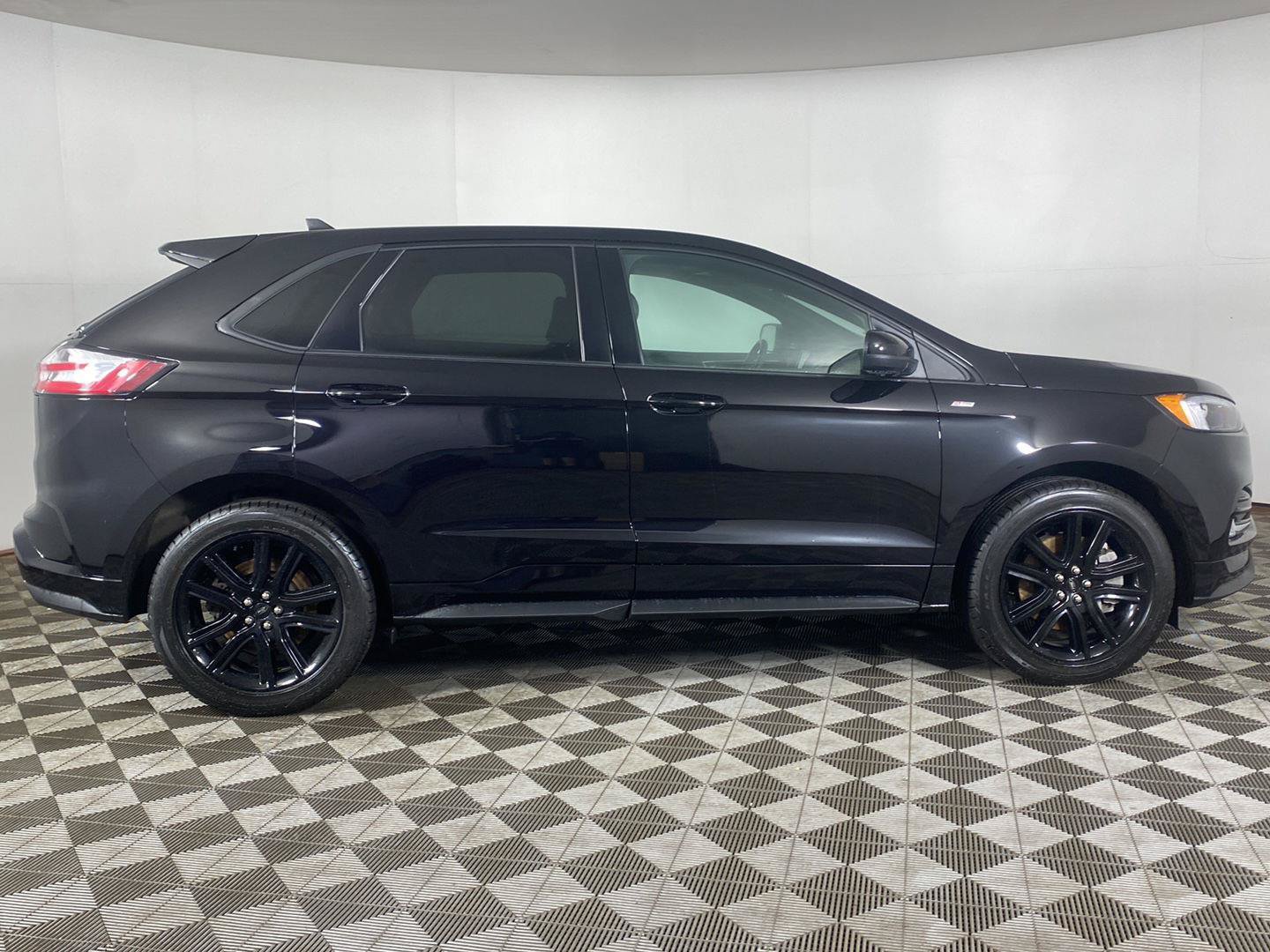 Used 2023 Ford Edge ST-Line AWD/4WD image 23