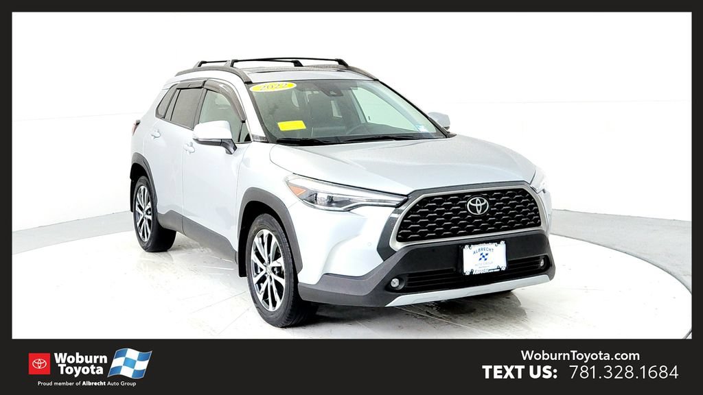 Used 2022 Toyota Corolla Cross XLE w/ Convenience Package AWD/4WD video 1