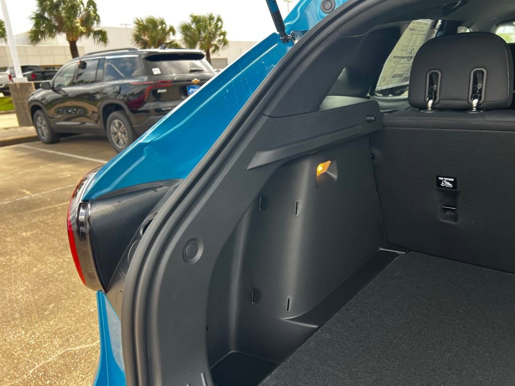 New 2026 Chevrolet Trax RS w/ Sunroof Package image 19