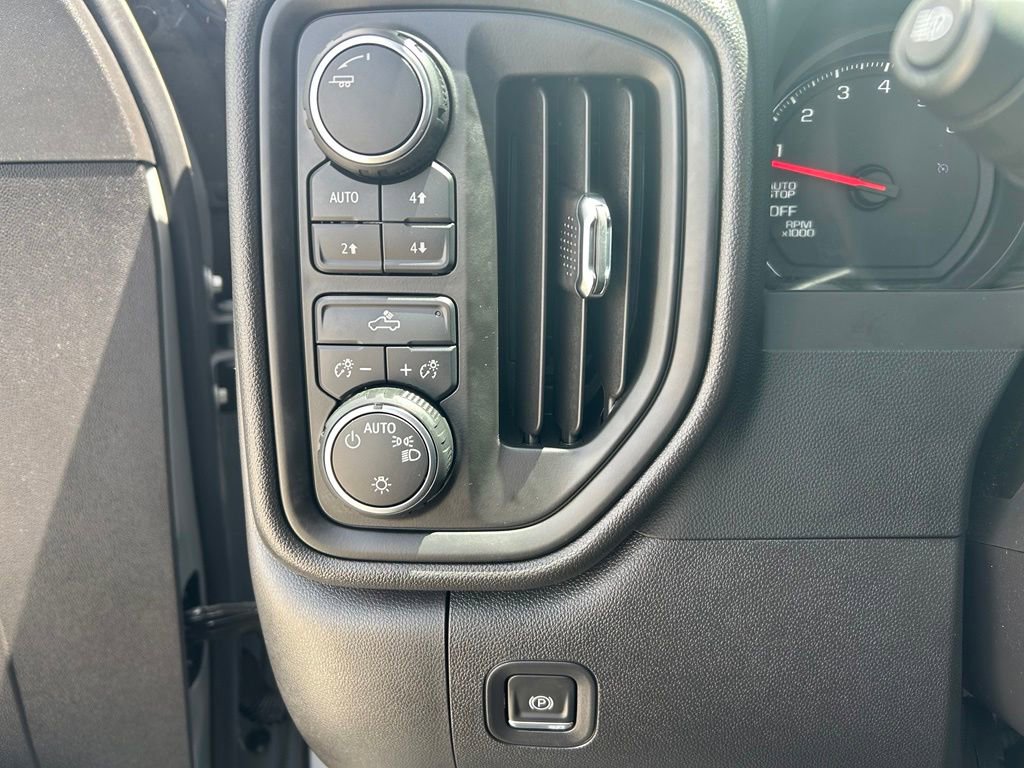 Used 2024 Chevrolet Silverado 1500 Custom Trail Boss w/ LPO, Dark Essentials Package AWD/4WD image 14