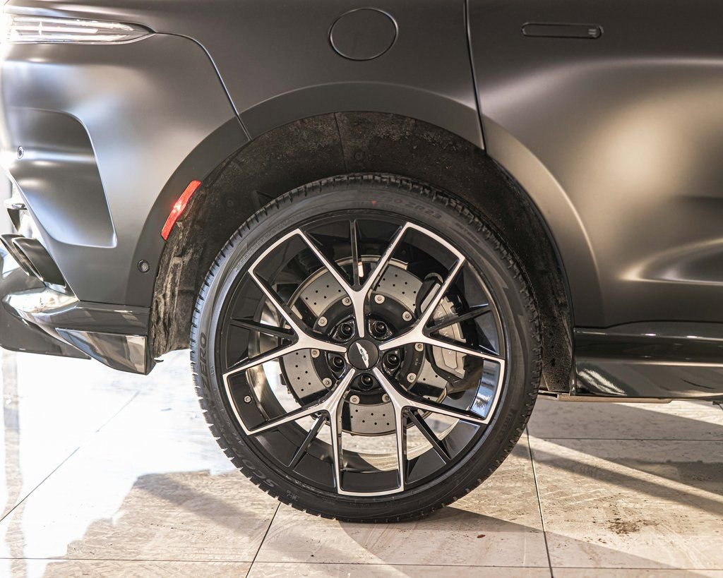 Used 2025 Aston Martin DBX 707 image 11