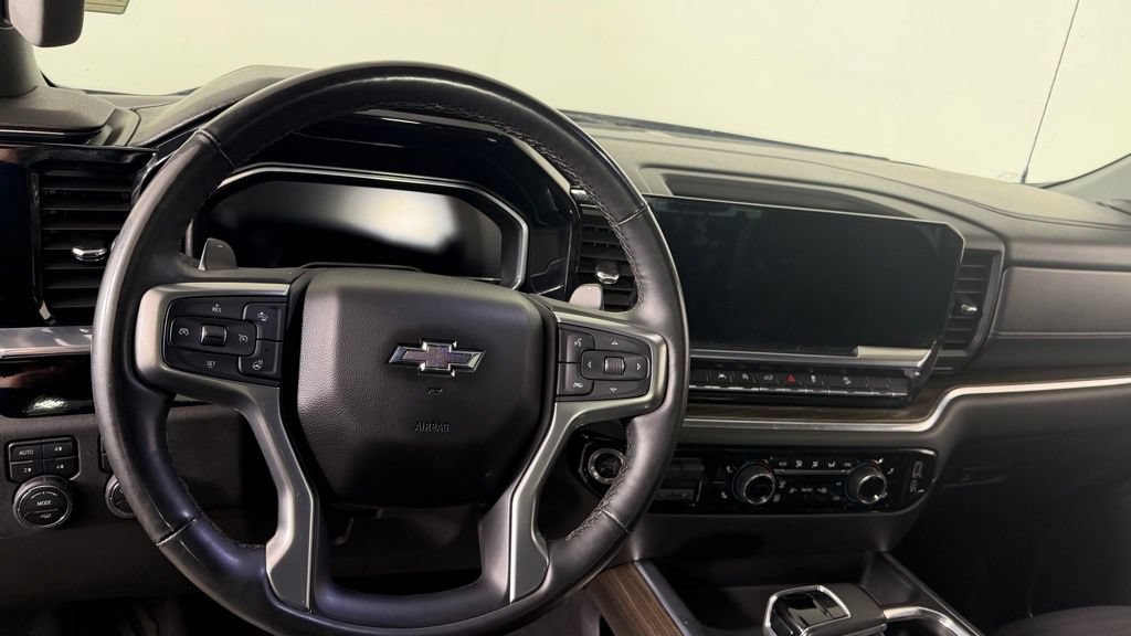 Used 2023 Chevrolet Silverado 1500 RST AWD/4WD image 14