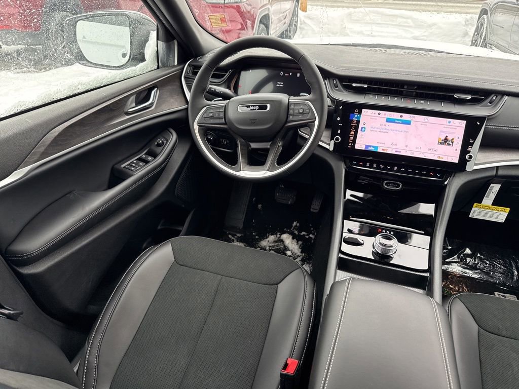 New 2026 Jeep Grand Cherokee Altitude image 11