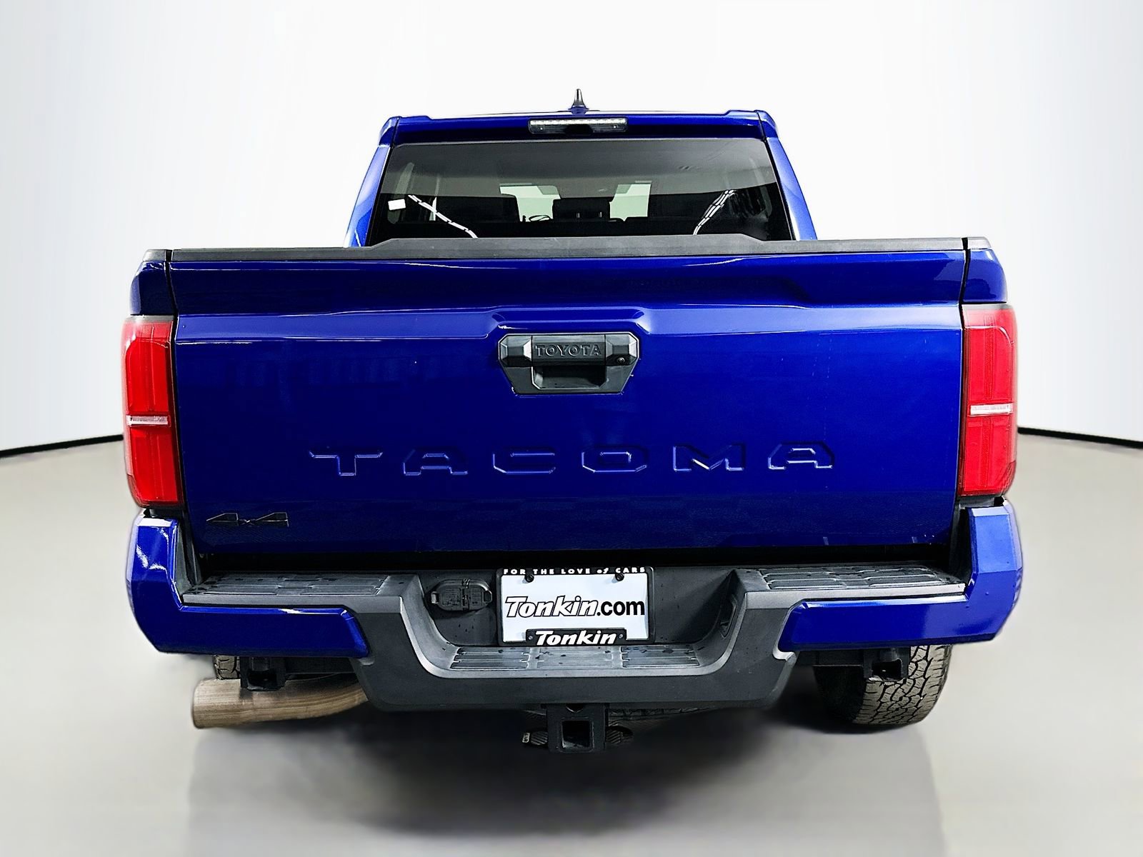 Certified 2024 Toyota Tacoma TRD Off-Road AWD/4WD image 6
