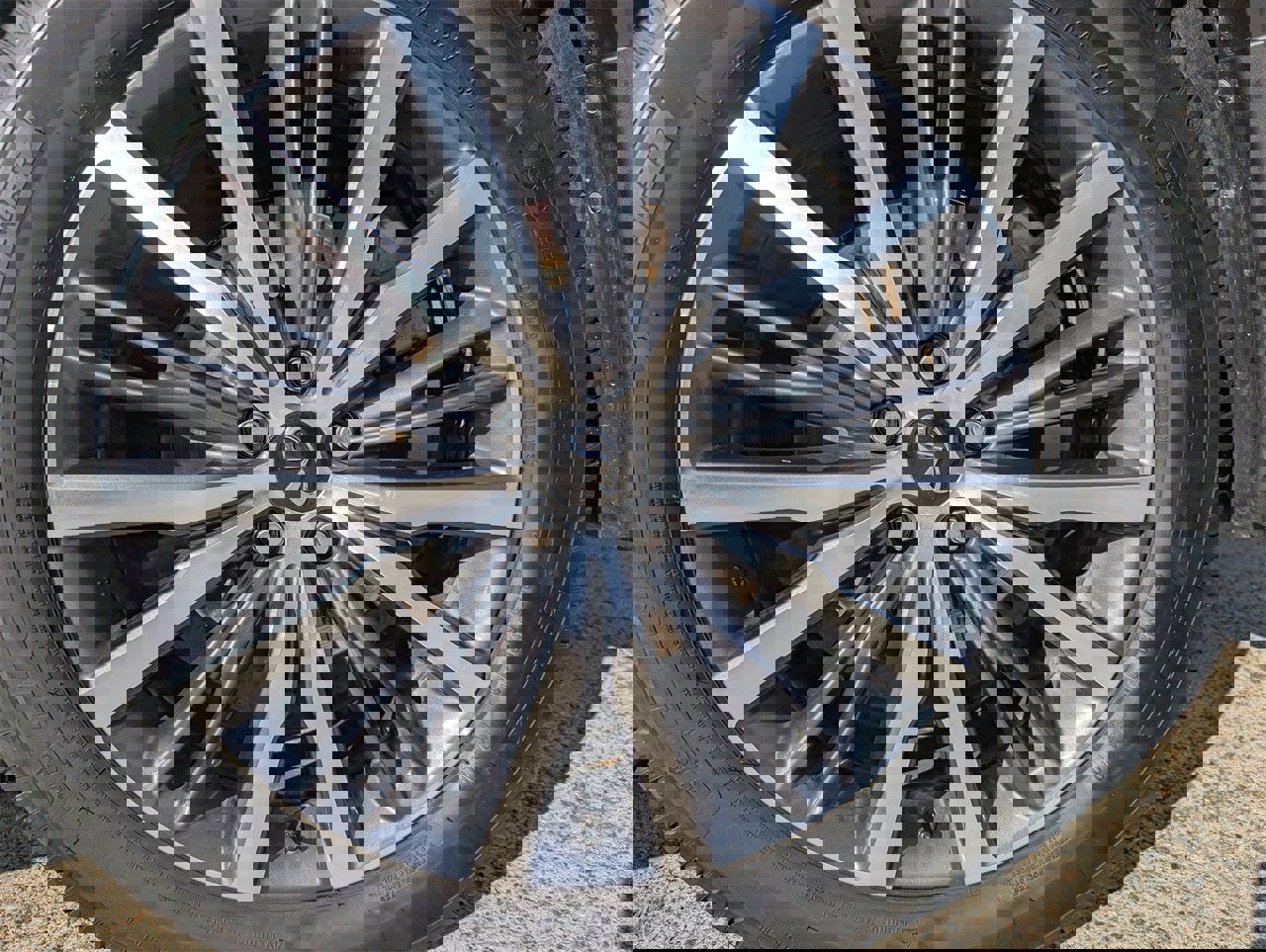 Used 2023 INFINITI QX60 Sensory w/ Cargo Package image 7