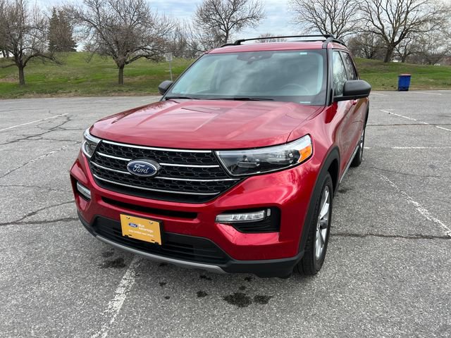 Used 2023 Ford Explorer XLT w/ Equipment Group 202A image 4