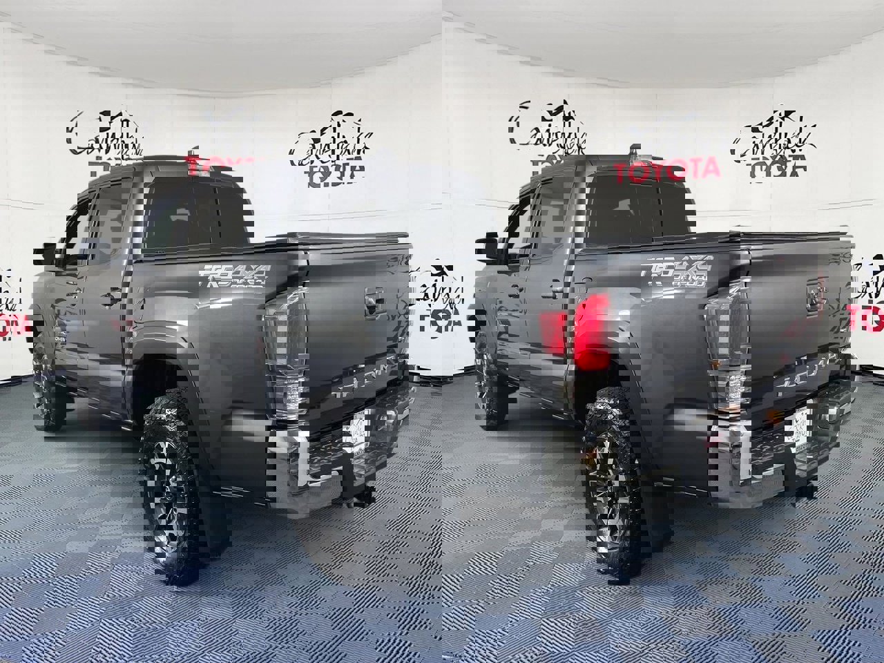 Used 2023 Toyota Tacoma TRD Off-Road image 6