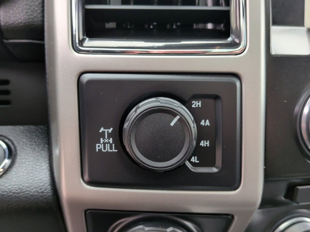 Used 2018 Ford F150 Lariat w/ Equipment Group 502A Luxury AWD/4WD image 31