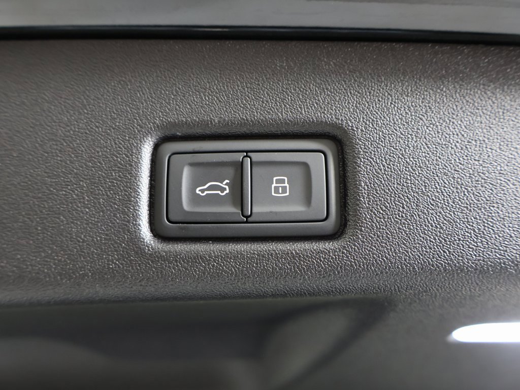 New 2025 Audi Q5 Prestige image 18