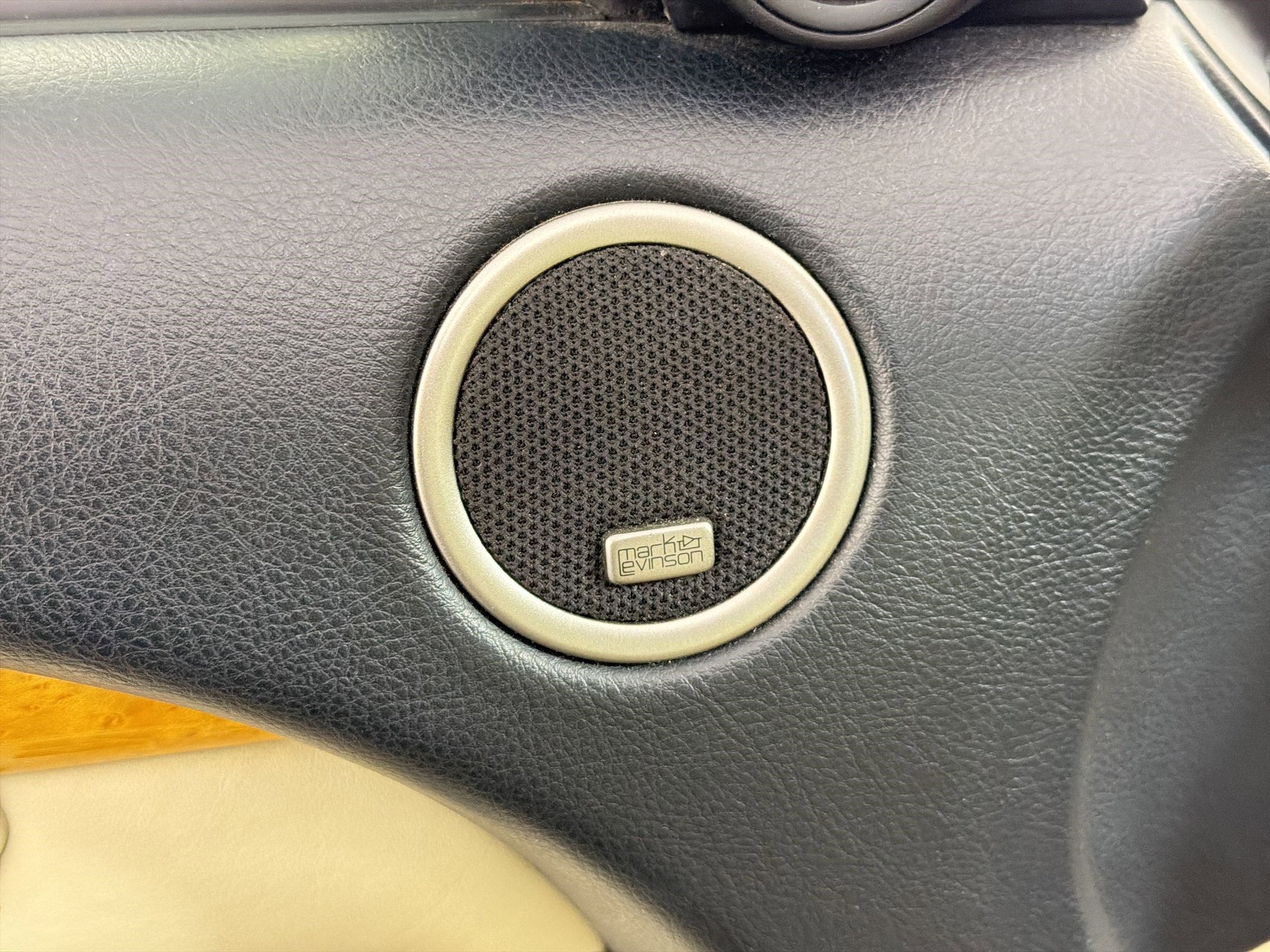 Used 2005 Lexus SC 430 Convertible RWD image 21