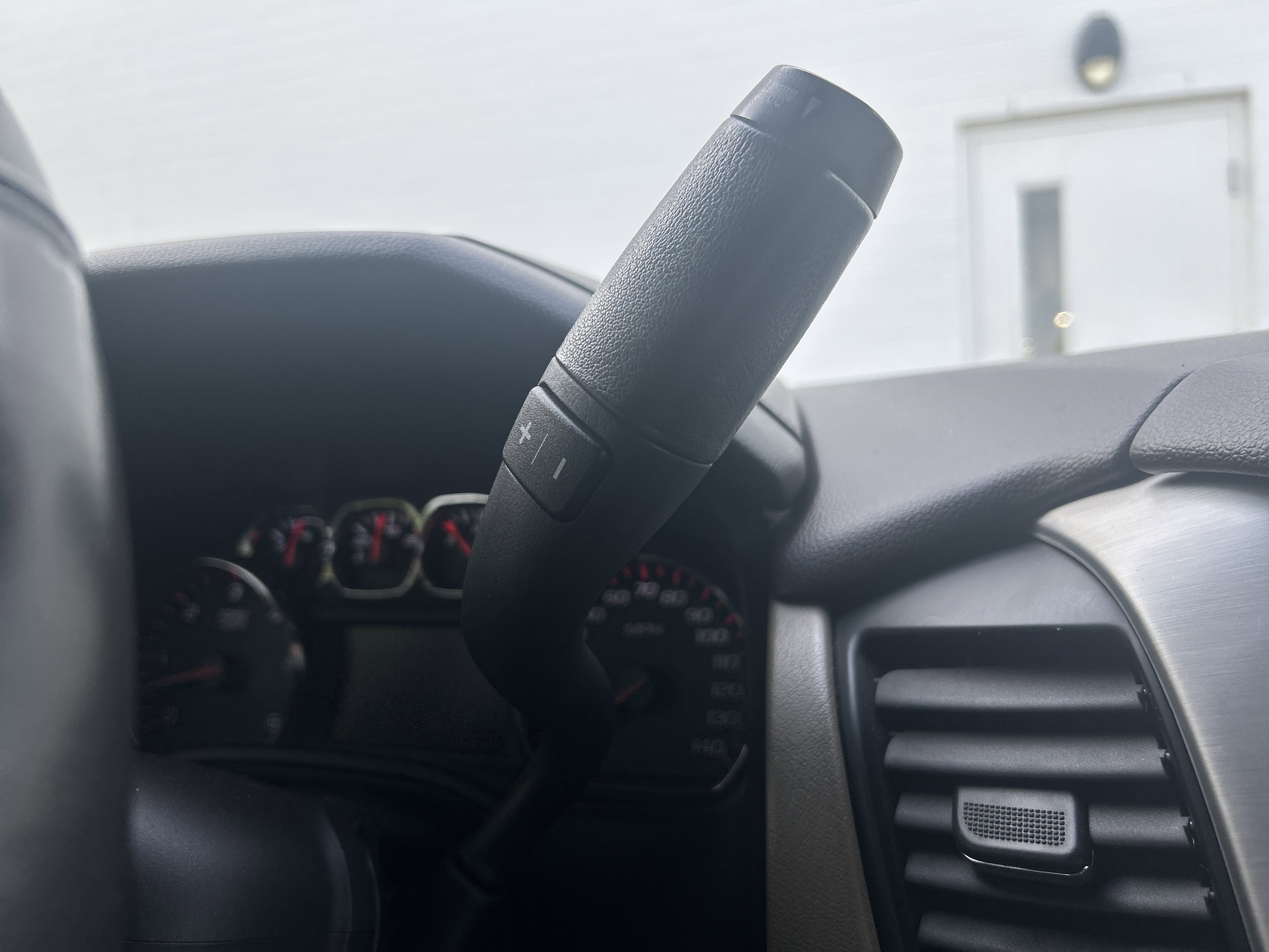 Used 2016 GMC Yukon SLT w/ Open Road Package AWD/4WD image 23