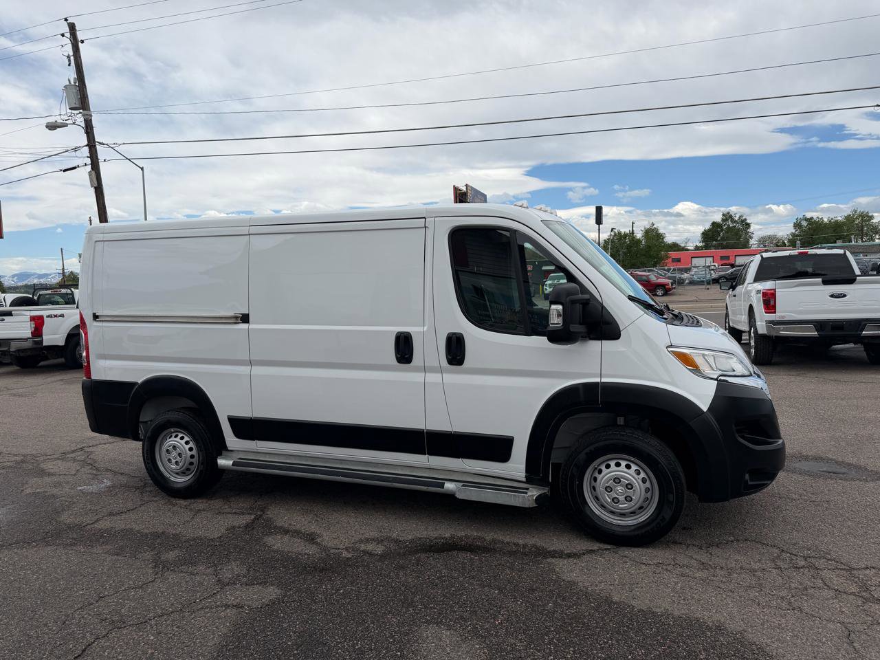 Used 2025 RAM ProMaster 2500 w/ U-Haul Equipment Group FWD image 1