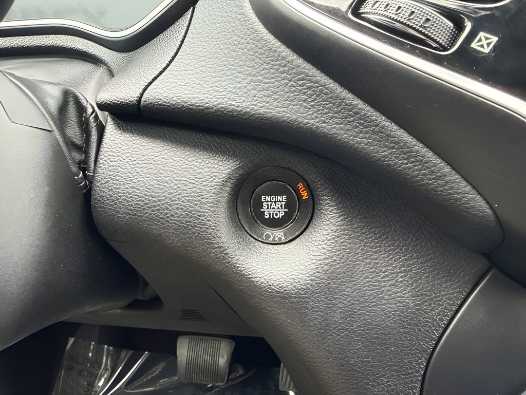 Used 2019 Jeep Cherokee Limited FWD image 22