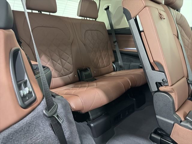 Used 2026 BMW X7 xDrive40i image 27