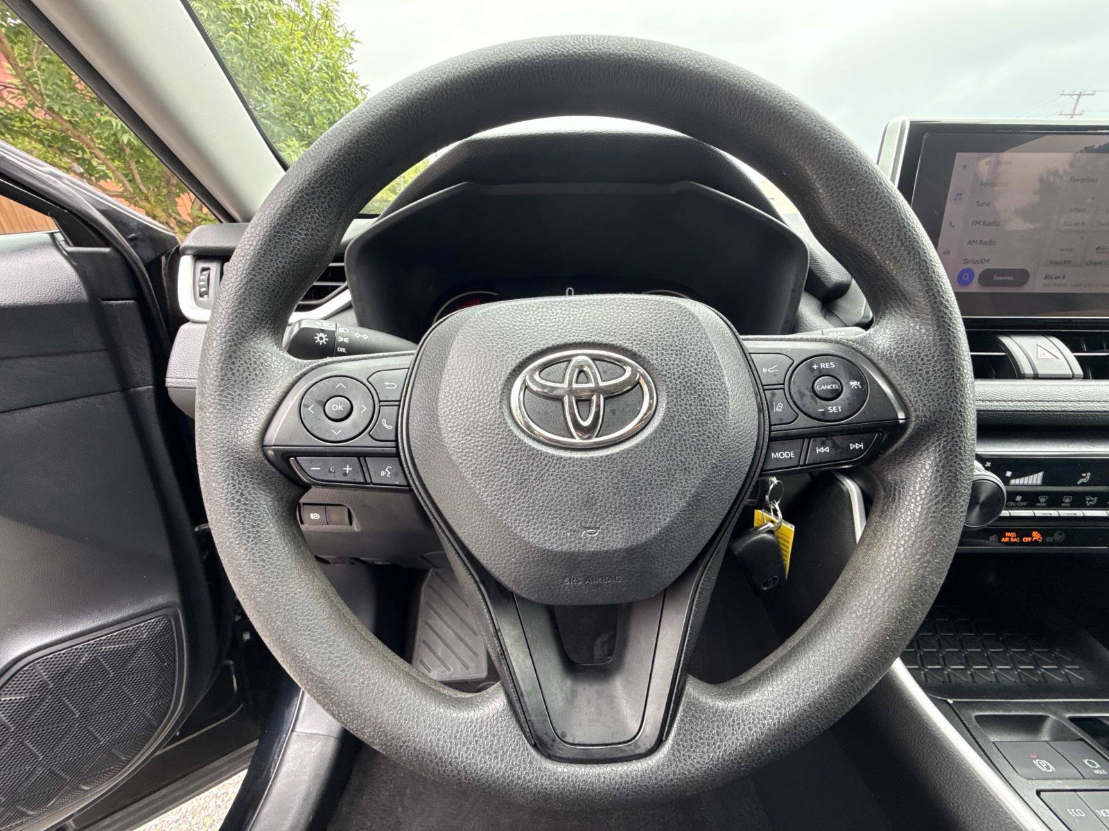 Used 2023 Toyota RAV4 LE FWD image 9