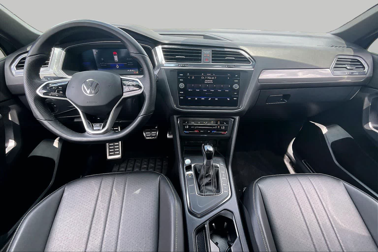 Used 2022 Volkswagen Tiguan SE R-Line FWD image 14