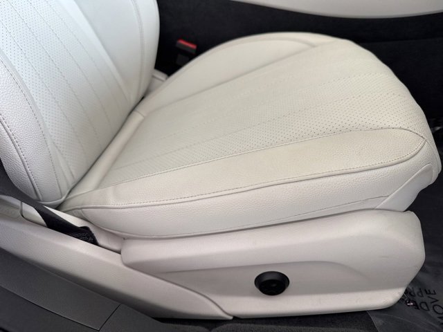 Used 2022 Mercedes-Benz E 350 4MATIC Sedan w/ AMG Line Exterior image 63