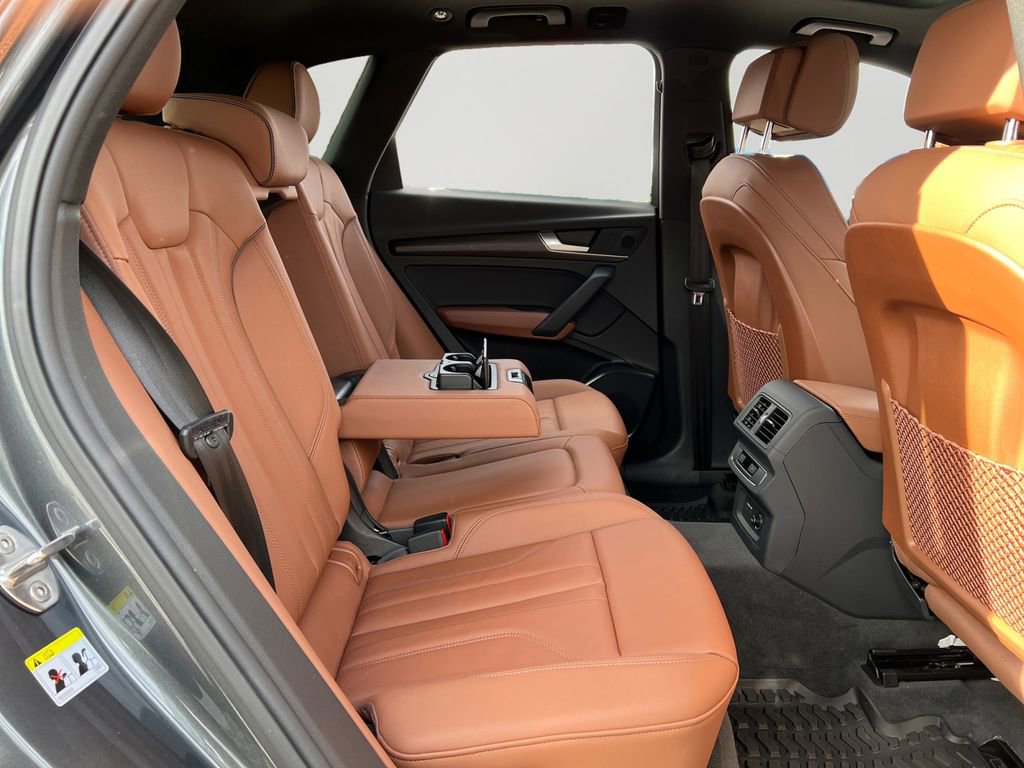 Used 2024 Audi Q5 2.0T Premium w/ Convenience Package image 8