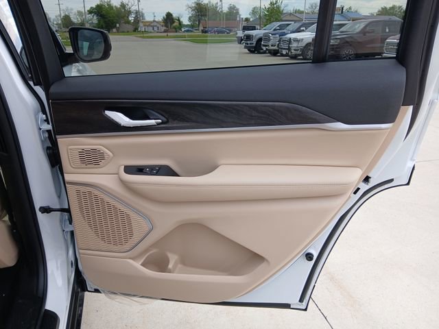 New 2026 Jeep Grand Cherokee L Limited AWD/4WD image 19