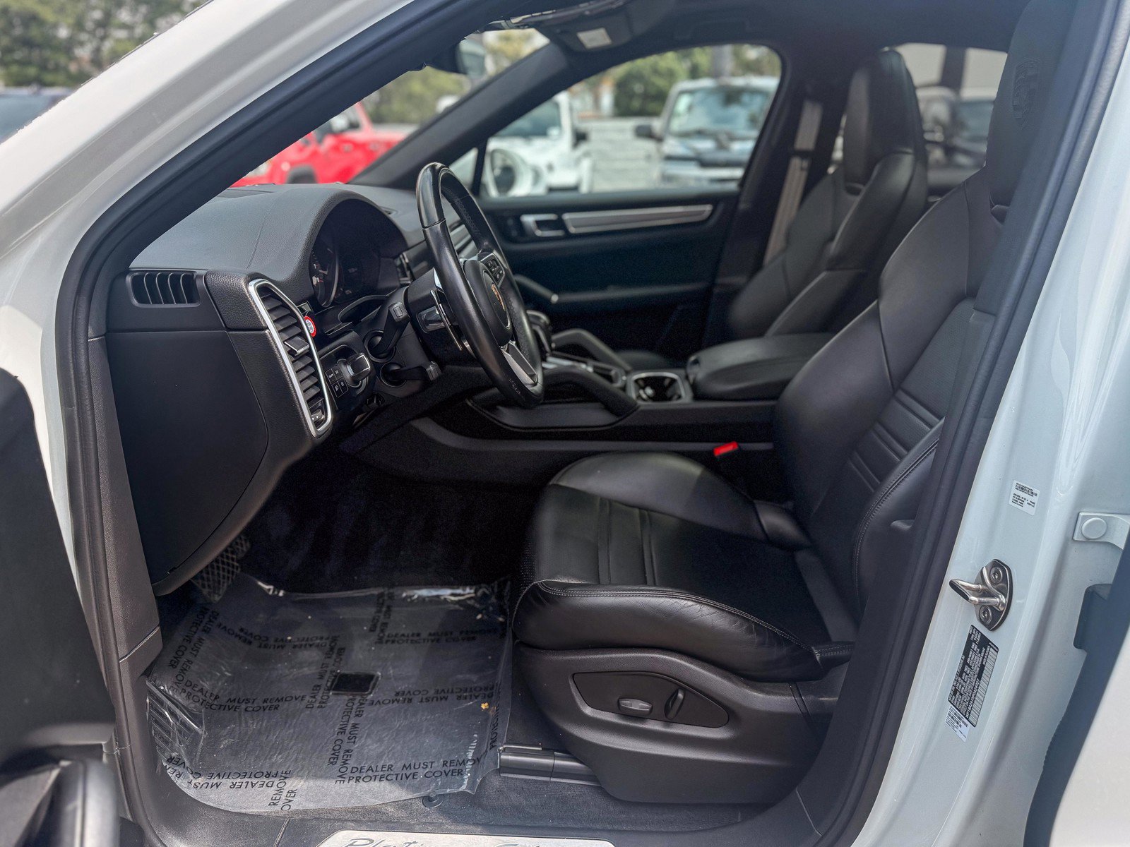 Used 2023 Porsche Cayenne Platinum Edition image 17