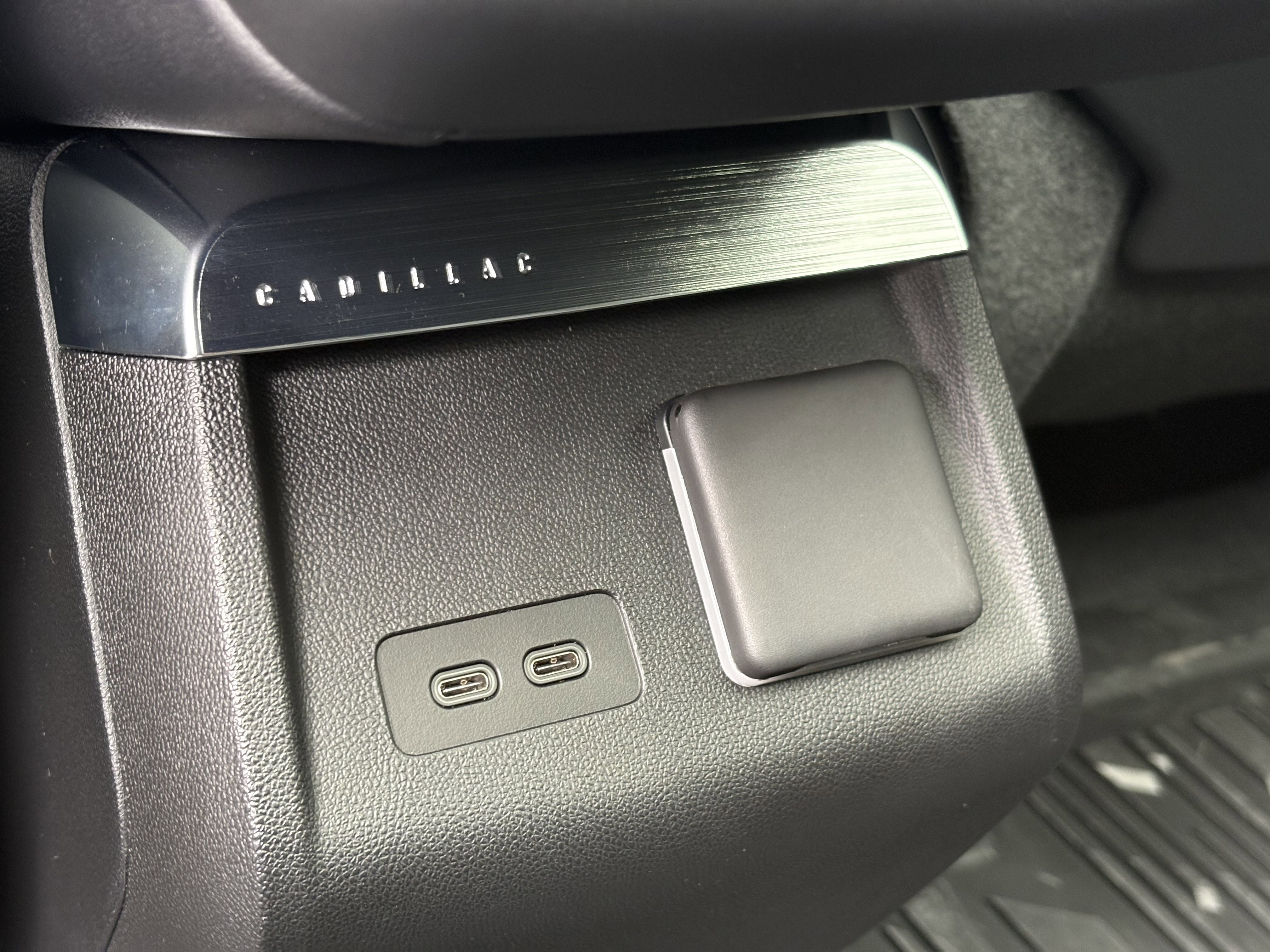 Used 2024 Cadillac Lyriq Luxury w/ LPO, Floor Liner Package AWD/4WD image 15