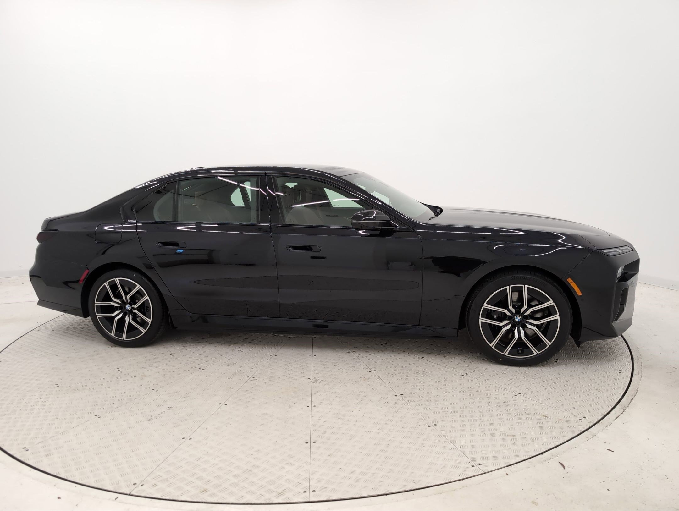 New 2025 BMW i7 xDrive60 w/ M Sport Package RWD image 8