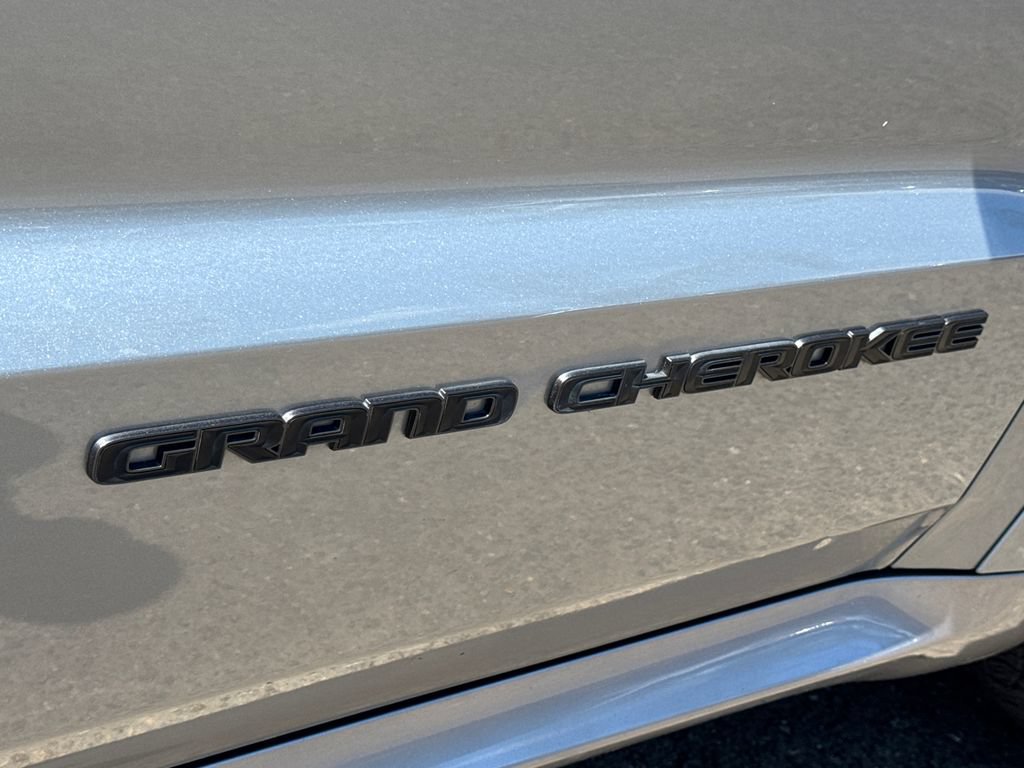 Used 2018 Jeep Grand Cherokee High Altitude AWD/4WD image 8