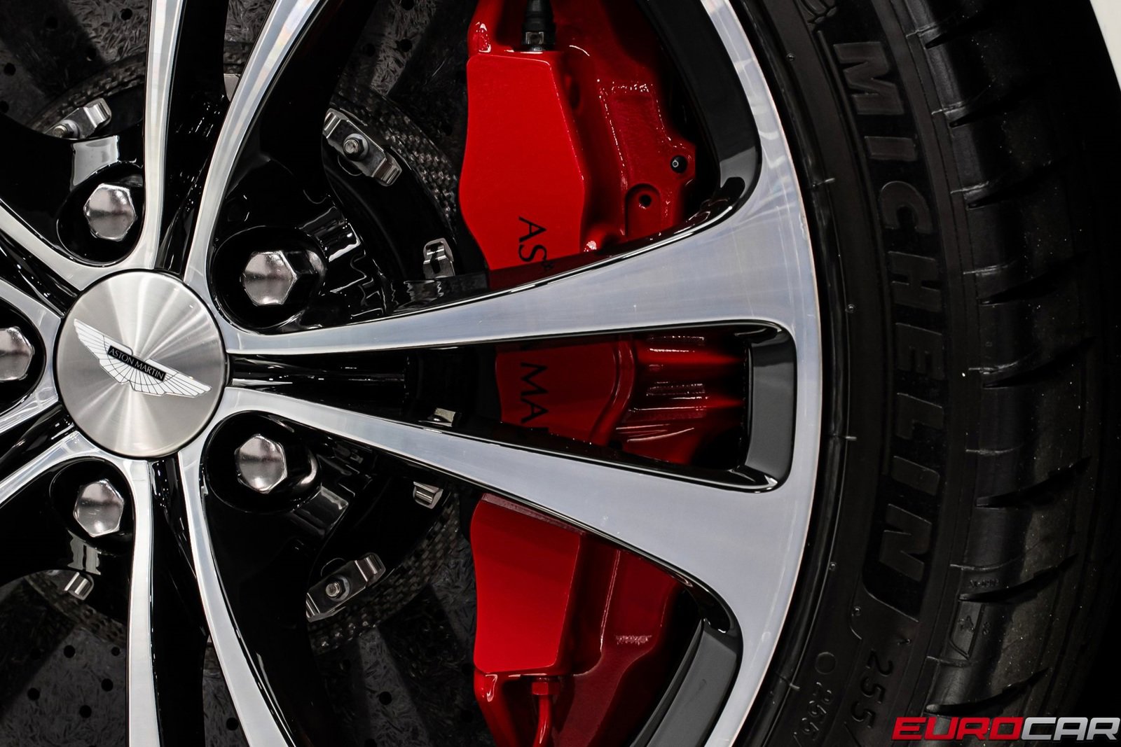 Used 2017 Aston Martin V12 Vantage S image 23