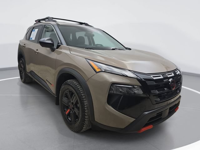 Used 2025 Nissan Rogue SV AWD/4WD image 3