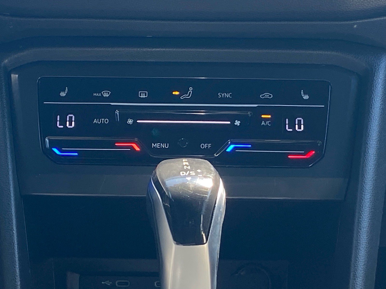 Certified 2023 Volkswagen Tiguan SE R-Line FWD image 10