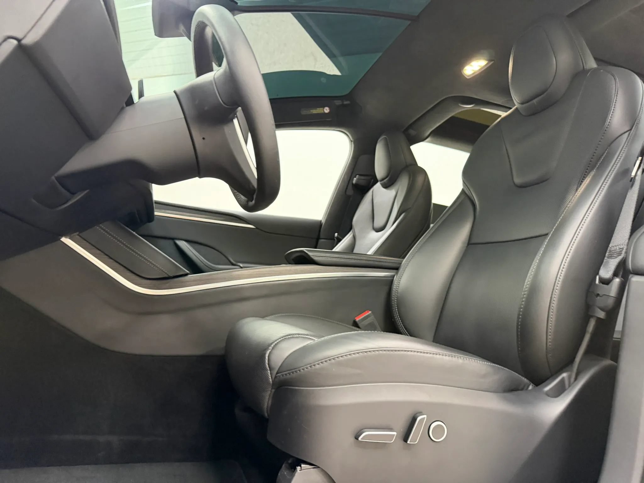 Used 2023 Tesla Model X AWD/4WD image 15