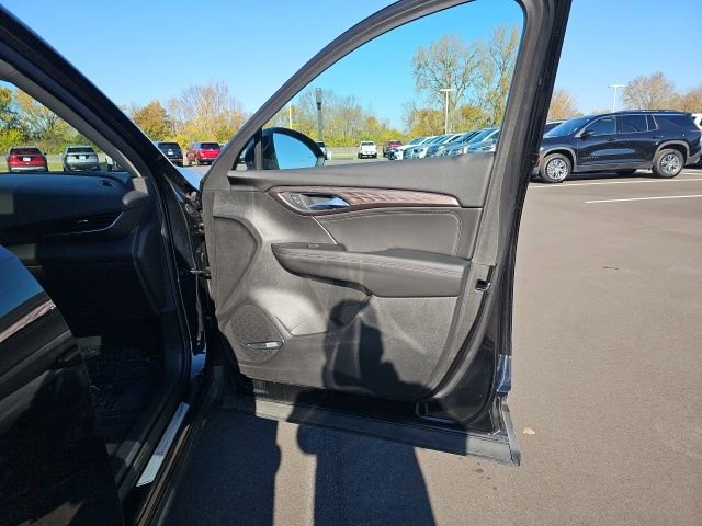 Used 2023 Buick Envision Avenir image 30
