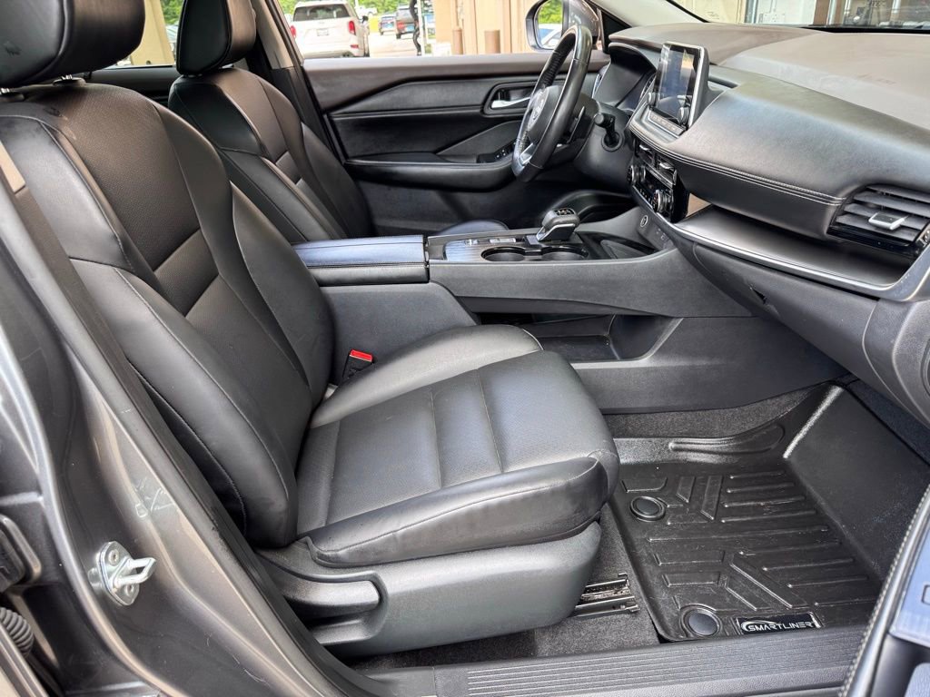 Used 2023 Nissan Rogue SV w/ SV Premium Package FWD image 17