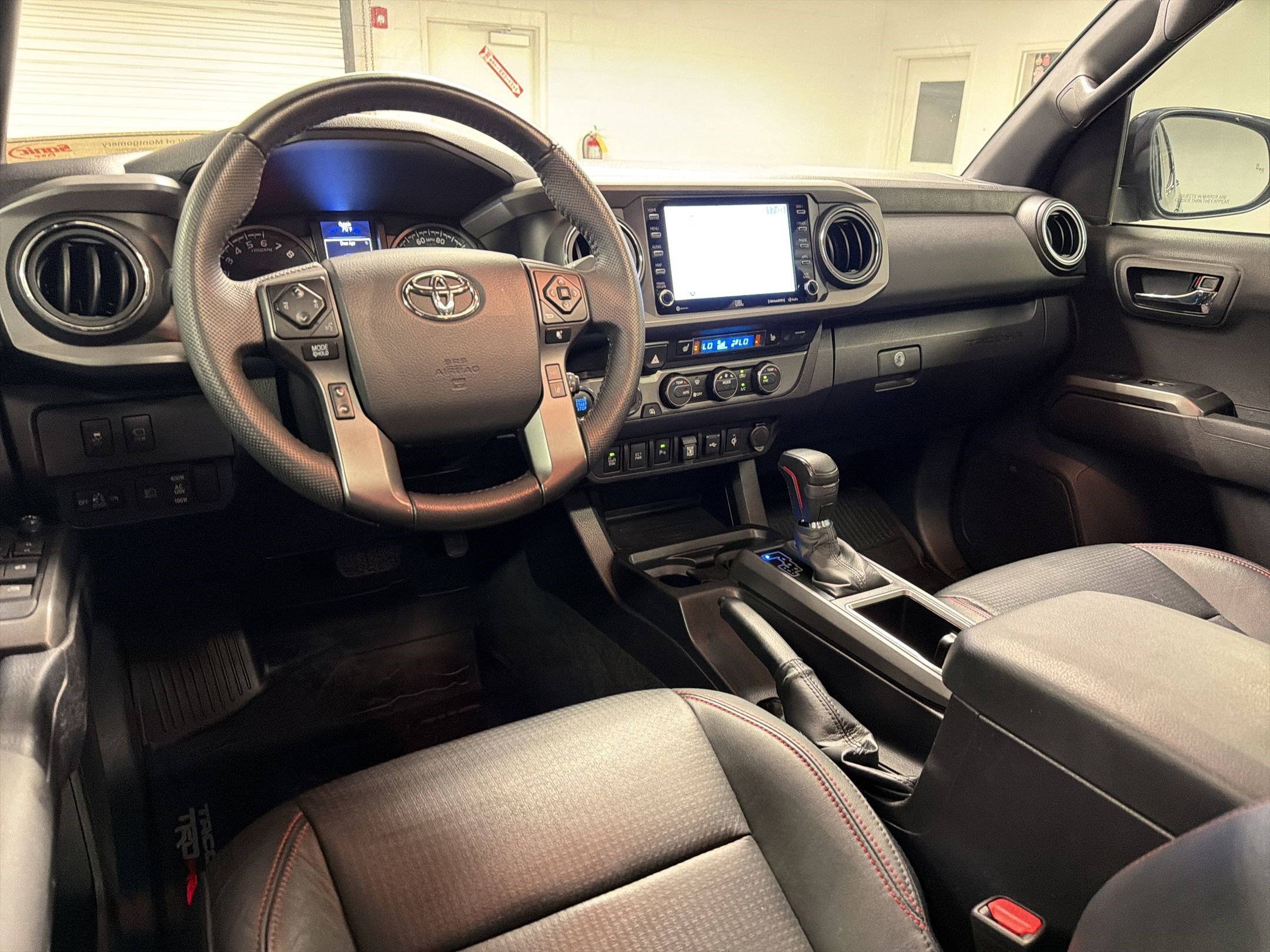 Used 2023 Toyota Tacoma TRD Pro AWD/4WD image 28