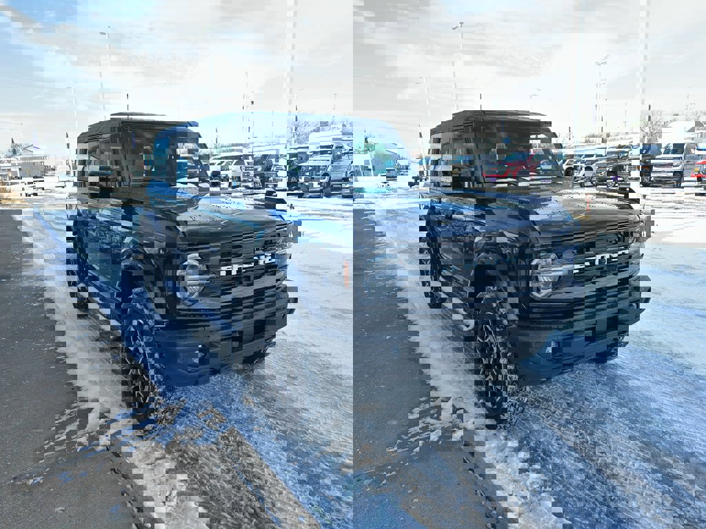 New 2025 Ford Bronco Outer Banks image 2