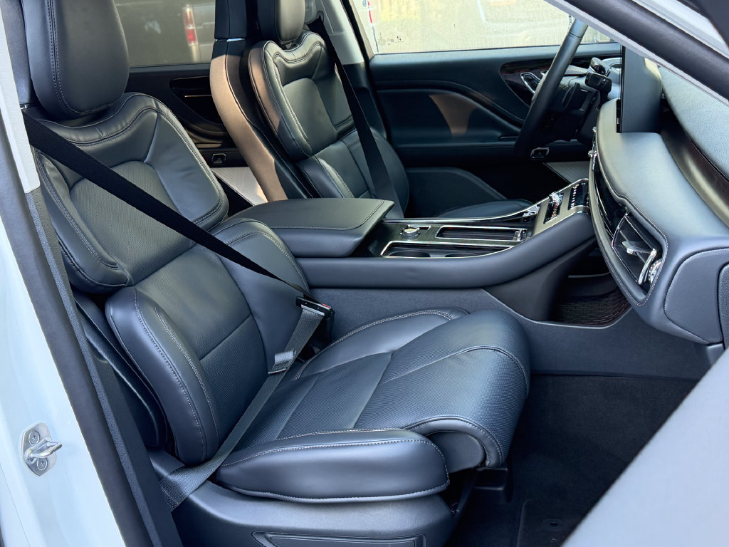 New 2026 Lincoln Aviator Reserve AWD/4WD image 16
