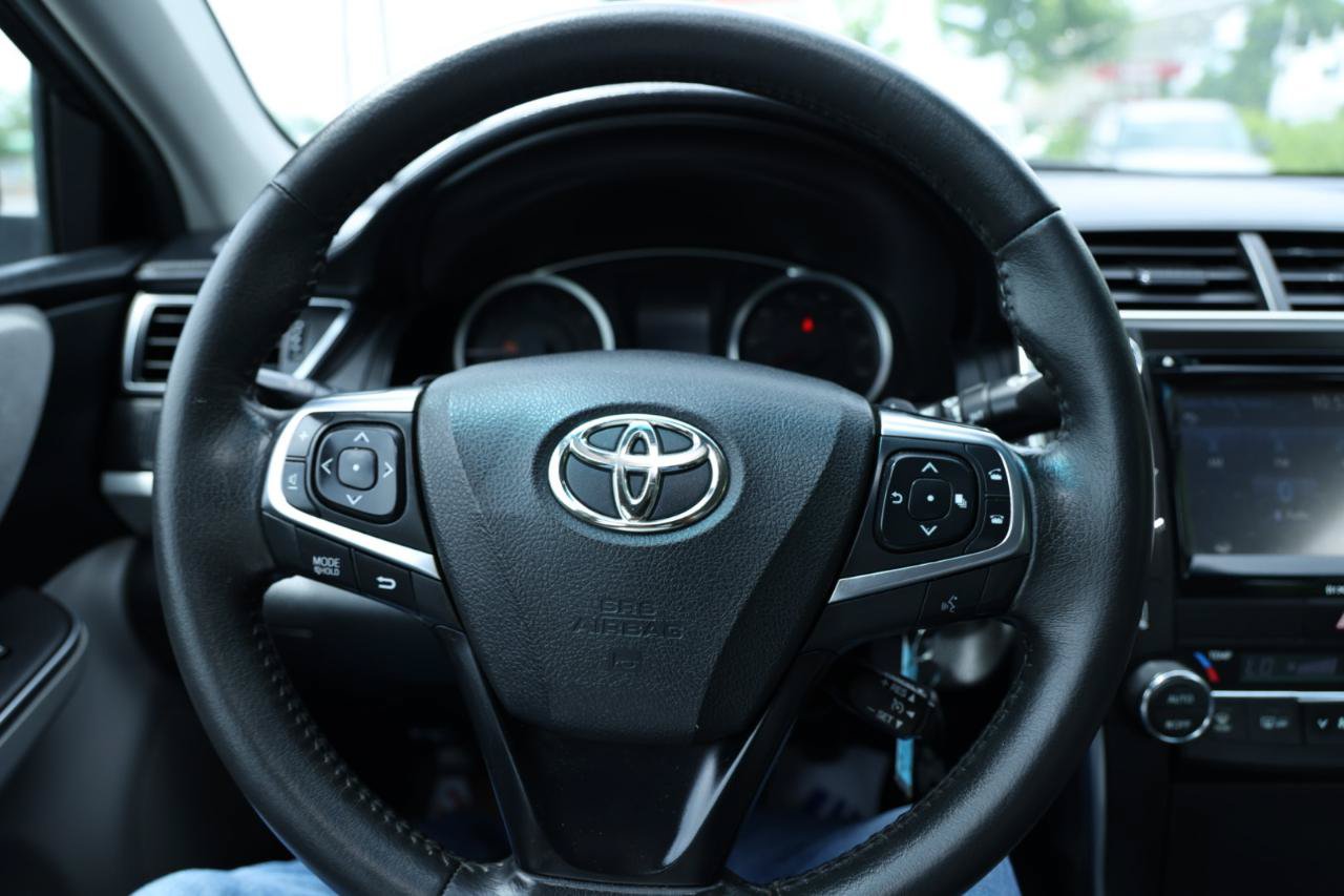Used 2017 Toyota Camry XSE FWD image 10