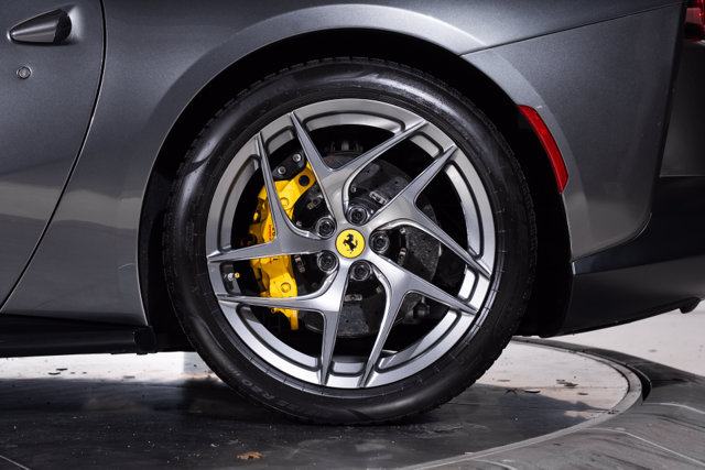 Used 2019 Ferrari 812 Superfast RWD image 20