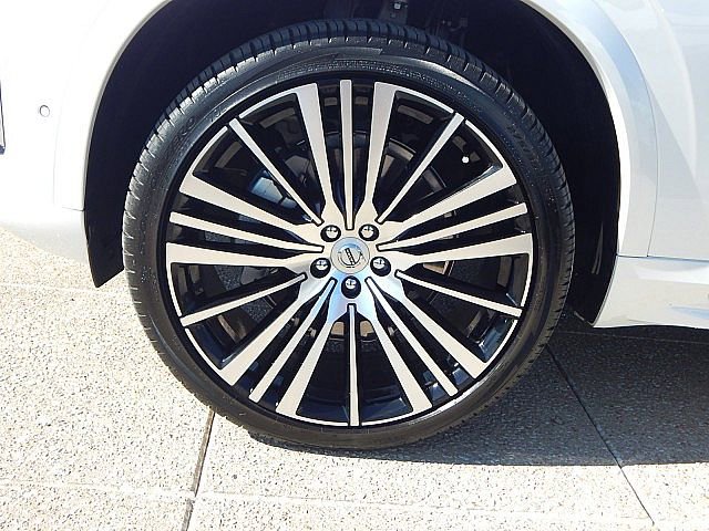 Certified 2026 Volvo XC90 B6 Ultra image 12