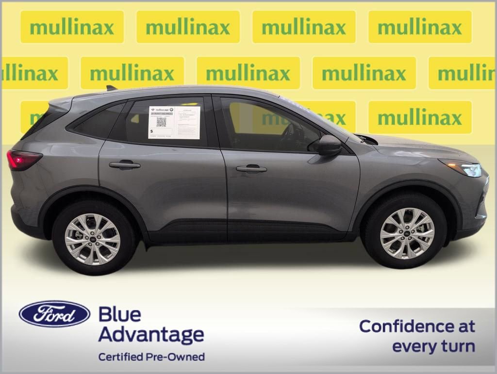 Used 2025 Ford Escape Active image 2