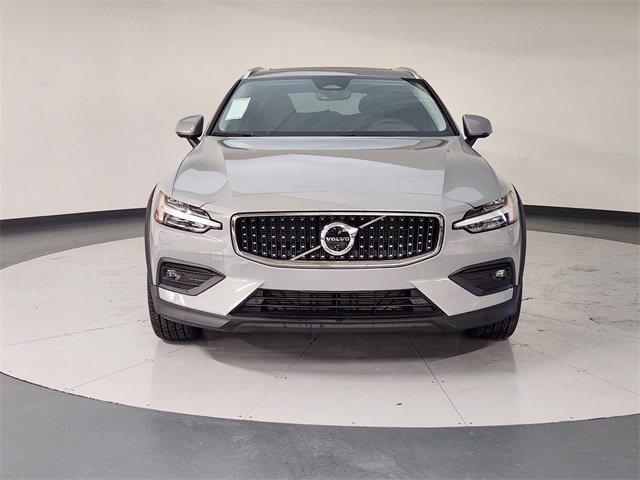 New 2026 Volvo V60 B5 Cross Country Plus w/ Protection Package Premier image 9