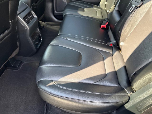 Used 2022 Ford Edge Titanium image 12